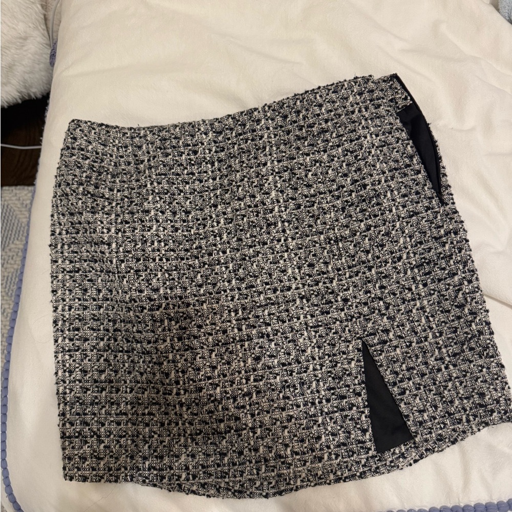 Chic Black and Gray Tweed Skirt